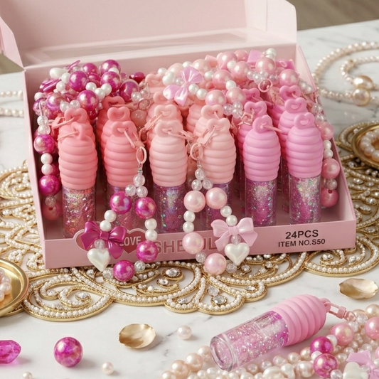جلوس بلون زهري فاتح سحري لامع مع ميدالية أنيقة – Sweet Lip Gloss Cos-220426-23