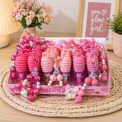 جلوس بلون زهري فاتح سحري لامع مع ميدالية أنيقة – Sweet Lip Gloss Cos-220426-23